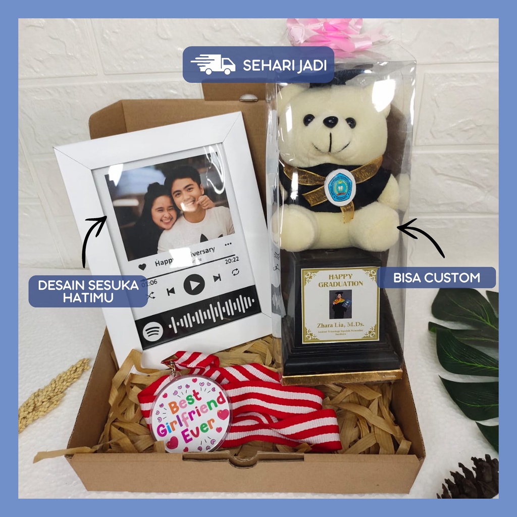 Trophy Piala Boneka + Medali akrilik custom + Sertifikat Frame 5R / Kado Hadiah Souvenir PILBON wisu