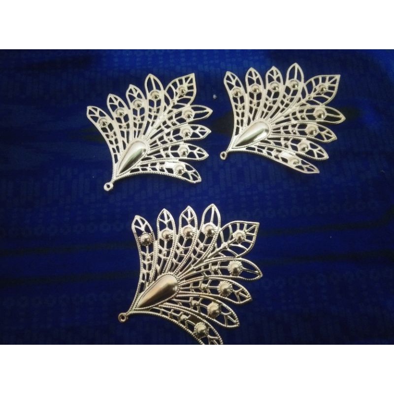 lempeng/carm model ekor merak warna gold,untuk aksesoris mahar,bros,bahan craft hantaran