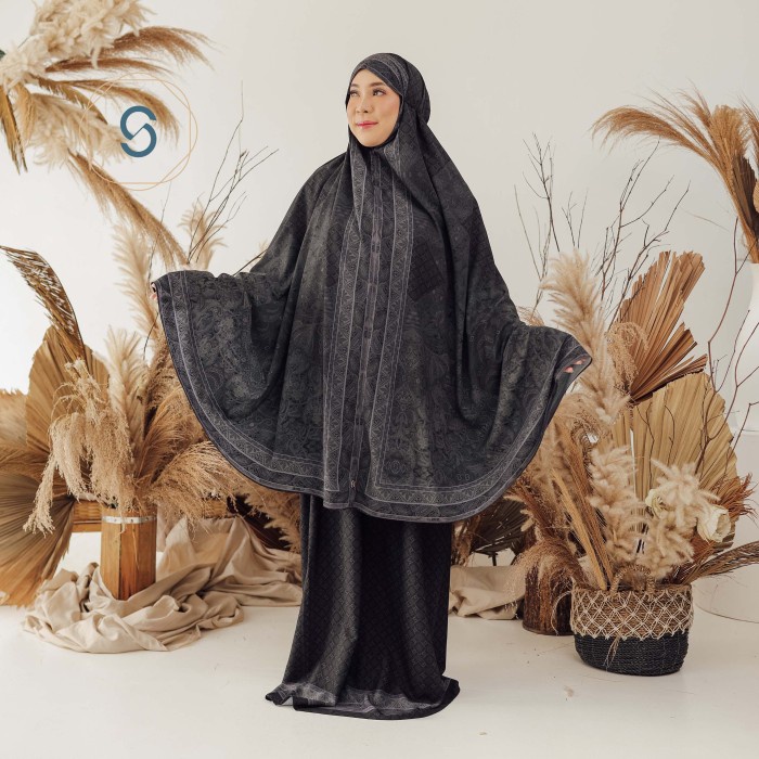{FamilyStore} Seradia x Fitrop - Mukena Asheeqa BenthicPrayer Set Free Sajadah Mini Limited