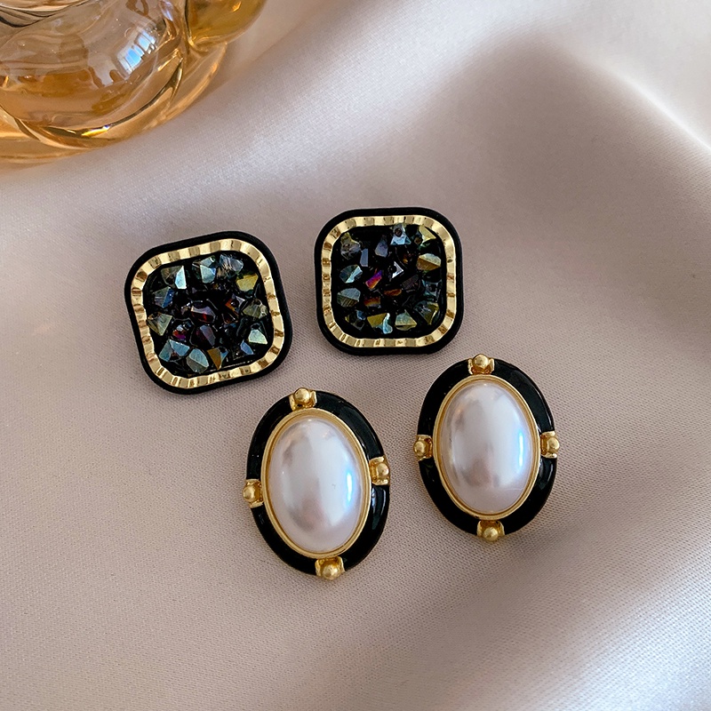 Anting Hitam Ladies Vintage Ao Dai Stud Earrings Musim Gugur Musim Dingin Anting Hijab