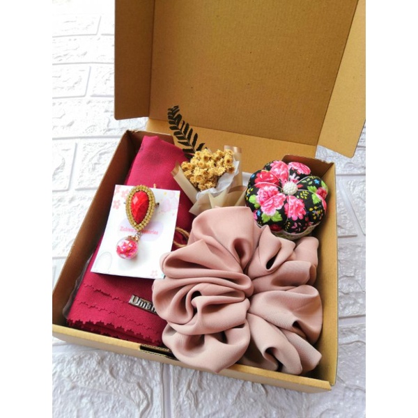 

Hampers Hijab - kado unik - gift for you _ Free bucket mini