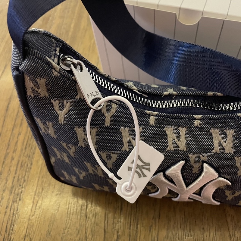 [BISA COD✅] TAS MLB NY JACQUARD HOBO BAG MONOGRAM / TAS BAHU NY MLB / TAS SELEMPANG NY MLB / TAS WANITA / TAS KEKINIAN / TAS PERGI / SLINGBAG WANITA / SLINGBAG NY MLB