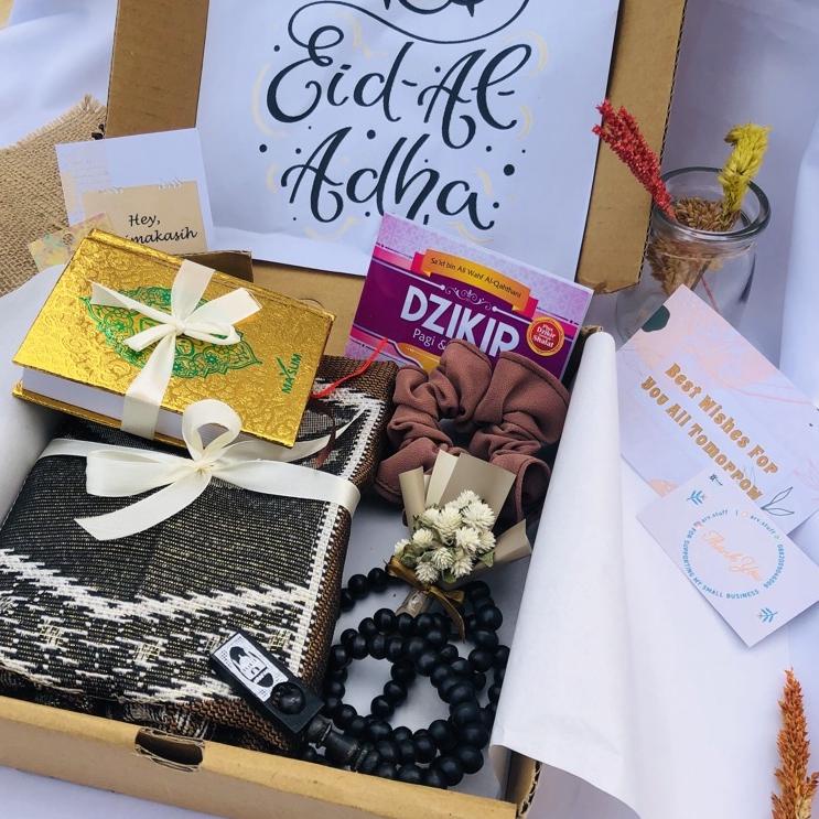 HAMPERS ULTAH SPESIAL / hampers ulang tahun anniversary anniv ldr jumatan kado pacar hadiah pasutri 