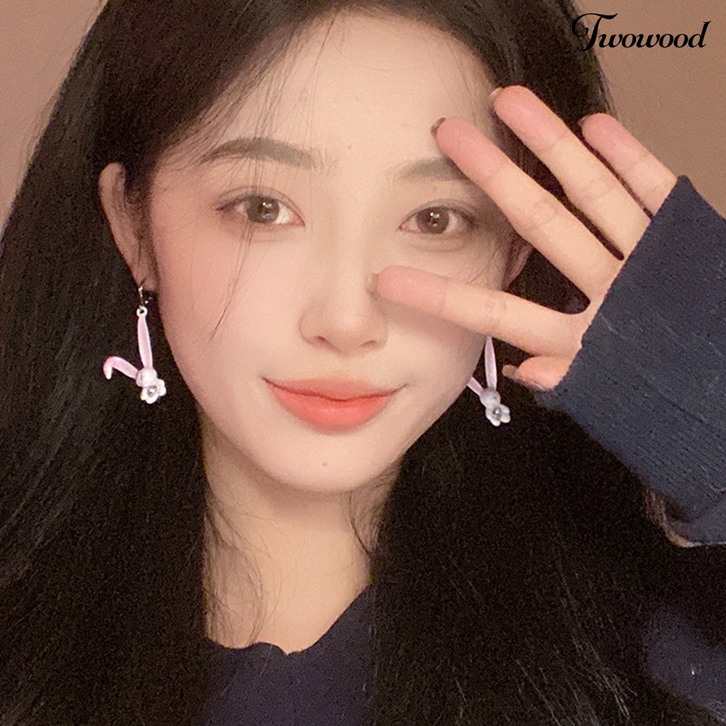 Twowood 1pasang Anting Menjuntai Manis Hias Berlian Imitasi Korea Kartun Kelinci Kepribadian Piercing Earrings Perhiasan Aksesori