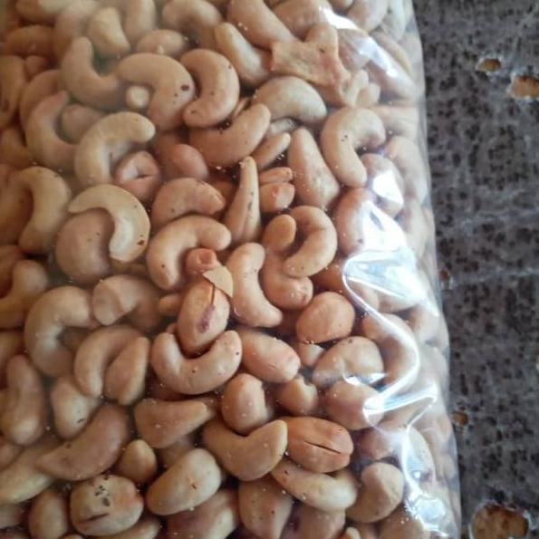 

で Kacang mete utuh /cashew/goreng/promo/mateng ヌ