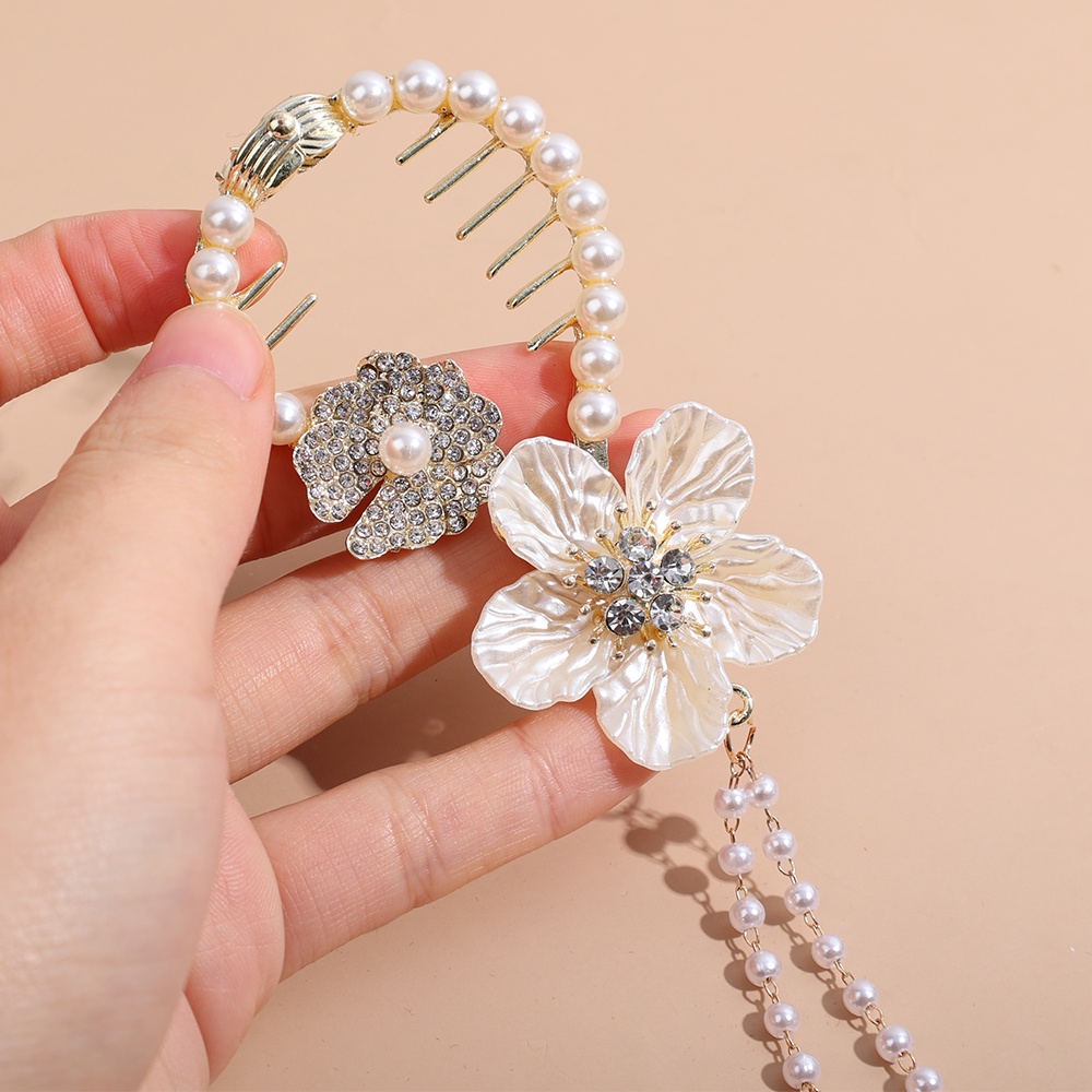 Exquisite Bud Hair Claw Gadis Aksesoris Rambut Wanita Elegan Korea INS Style Hairpin Ponytail Holder Camellia Mutiara Rumbai Rambut Klip Hiasan Kepala Rambut Pin Vintage Wanita