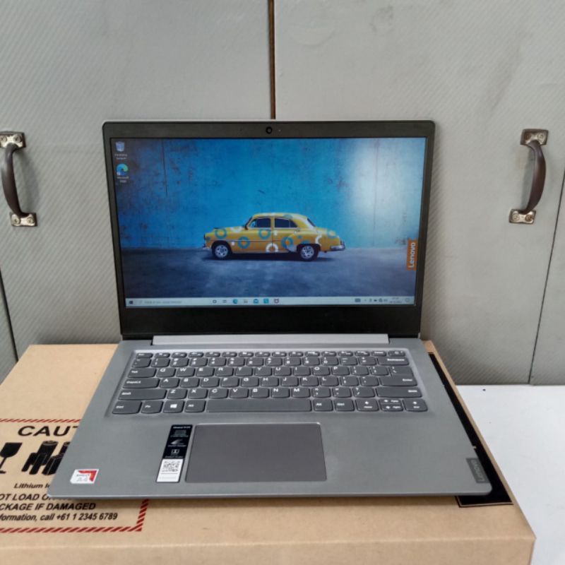 Laptop Lenovo ideapad S145 Amd A4-9125  Vga Amd Radeon R3 RAM 4GB/SSD 128/HDD 500Gb Graphic Windows 10 body stylist desain slim