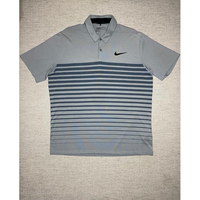 Baju Golf Pria NIKE GOLF Standard Fit