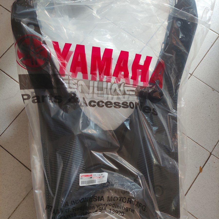 Bordes Footsrest Cover Pijakan Kaki Yamaha Mio Gear 125 B3W-F7481-00