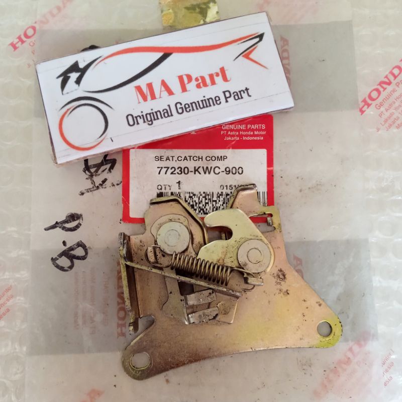 BESI ENGSEL DUDUKAN LAWAN KUNCI JOK KONCI SADEL CS1 CS 1 ORIGINAL 77230KWC900