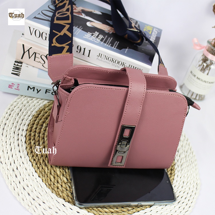 TUAH SLIMBAGS ( New / HARGA GROSIR ) / SLingbag Minixo Pouch Kotak Tali Misban Series High quality / HM- 01 / Tas ootd Wanita / Tas Selempang Wanita / Tas Wanita Koreaan Style/ Tas wanita Terbaru kekinian &amp; Terlaris