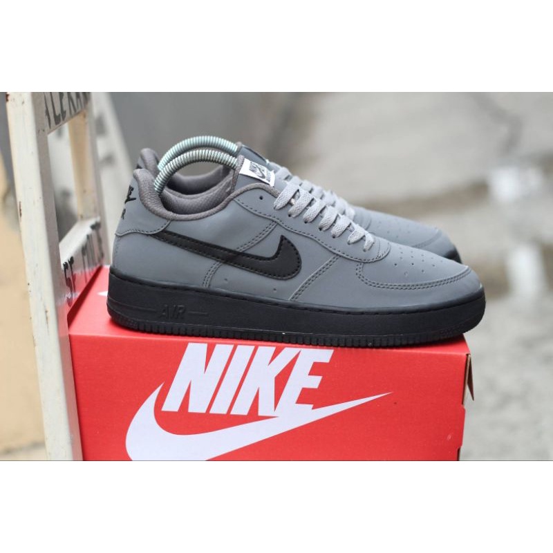 Sepatu kets Airforce 1 Pria. Ukuran 39-44. Gratis Kaos Kaki