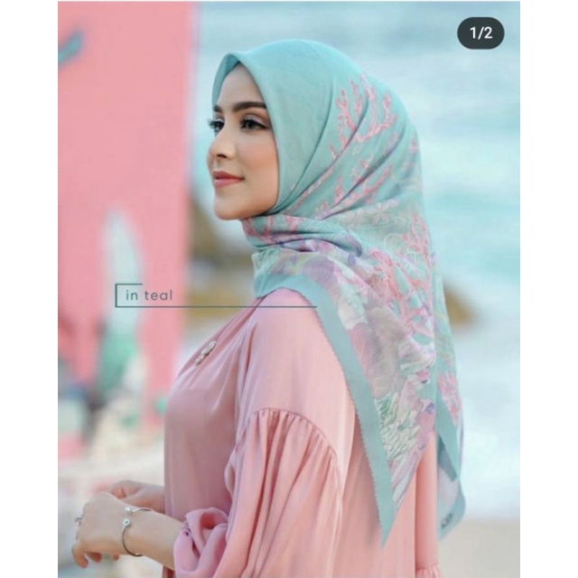 Mermaid in Teal Buttonscarves x disney