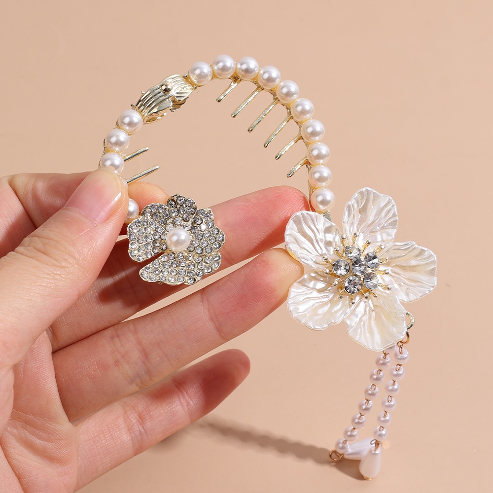 Exquisite Bud Hair Claw Gadis Aksesoris Rambut Wanita Elegan Korea INS Style Hairpin Ponytail Holder Camellia Mutiara Rumbai Rambut Klip Hiasan Kepala Rambut Pin Vintage Wanita