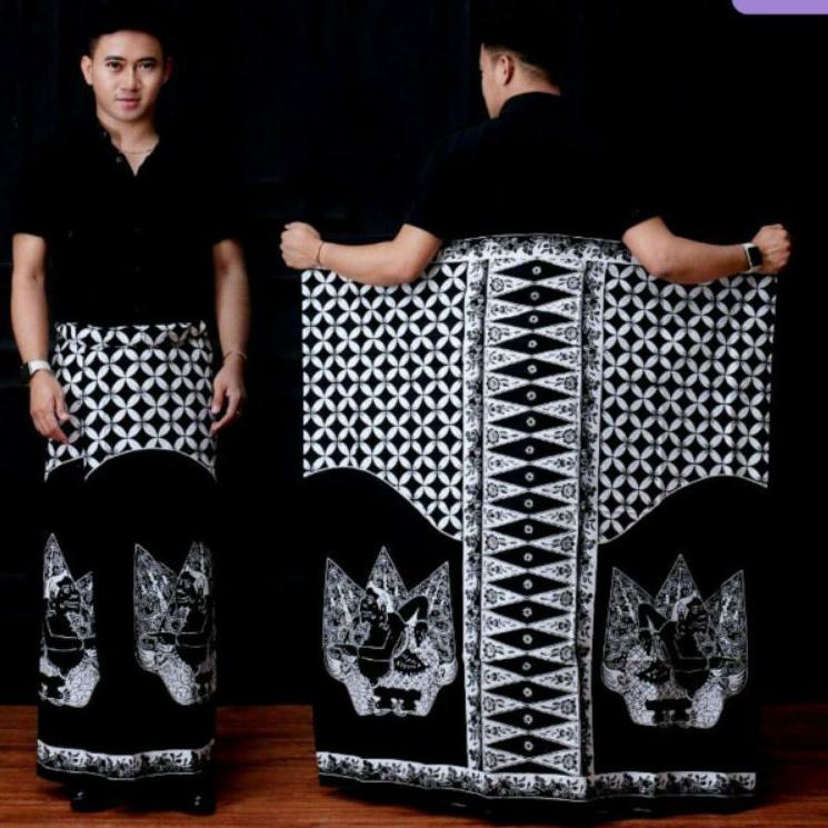 Terjangkau Sarung Batik Halus Motif Wayang Gunungan - Warna Hitam Putih  - Sarung Gus Azmi - sarung 