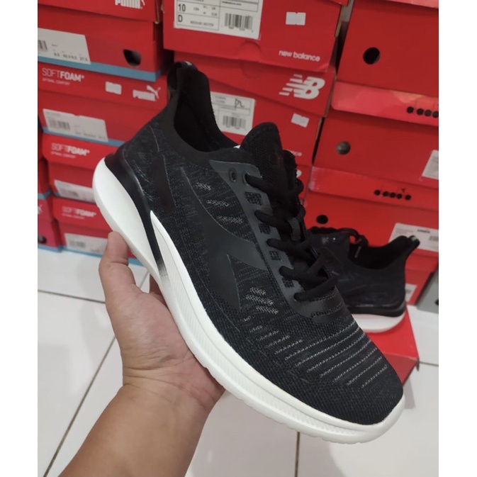 sepatu cowok diadora/sepatu ori/diadora murah