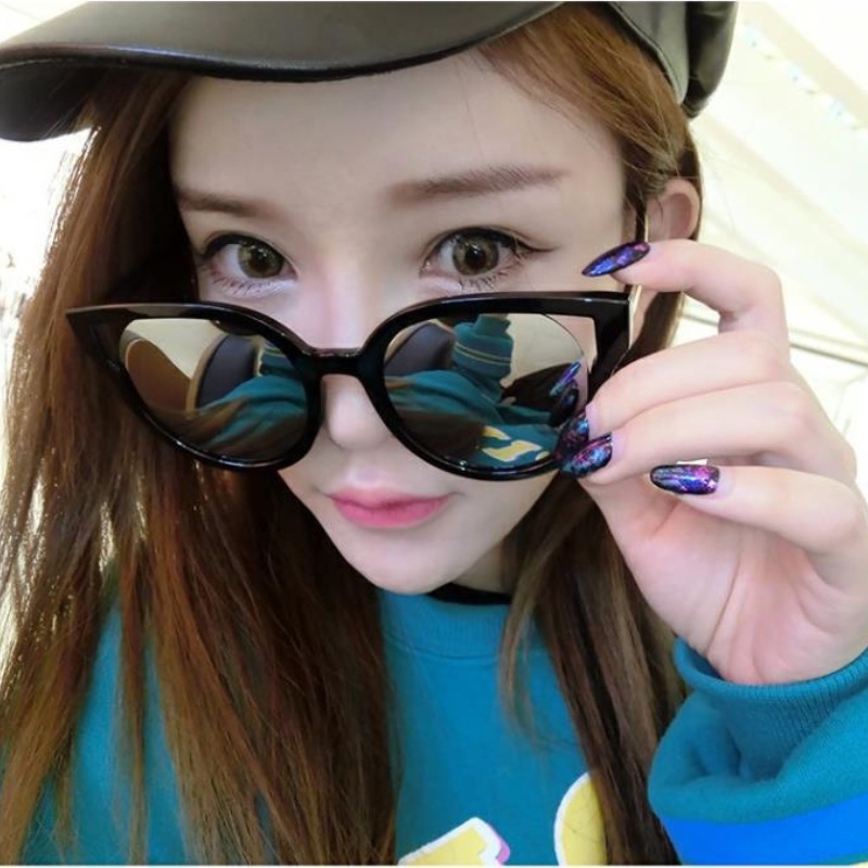 (YUZHU) Korea Fashion Oversized Frame Cat Eye Polarized Sunglasses Vintage Fashion Kerai Kacamata Hitam Wanita