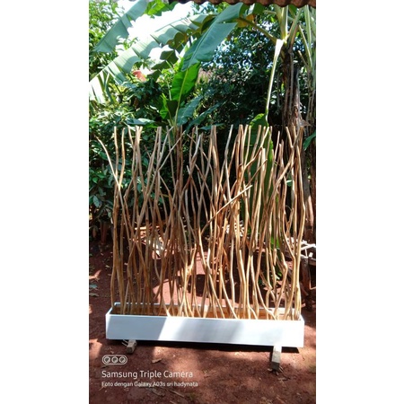 Sekat ruangan partisi kayu ranting jati