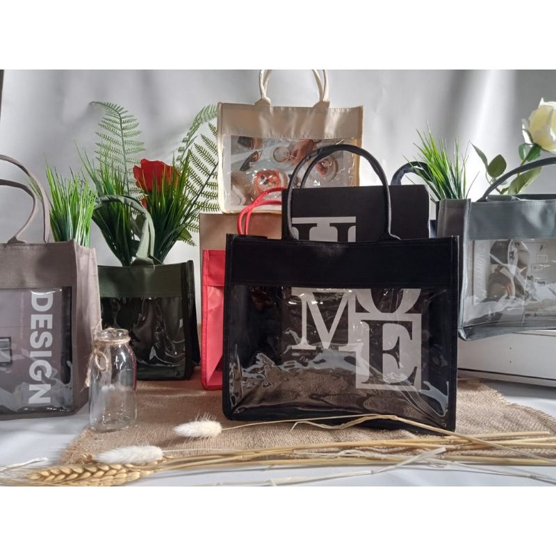 

Tas Ulang Tahun Kombinasi kanvas Dan Mika Tebal Ukuran 25x20x10cm