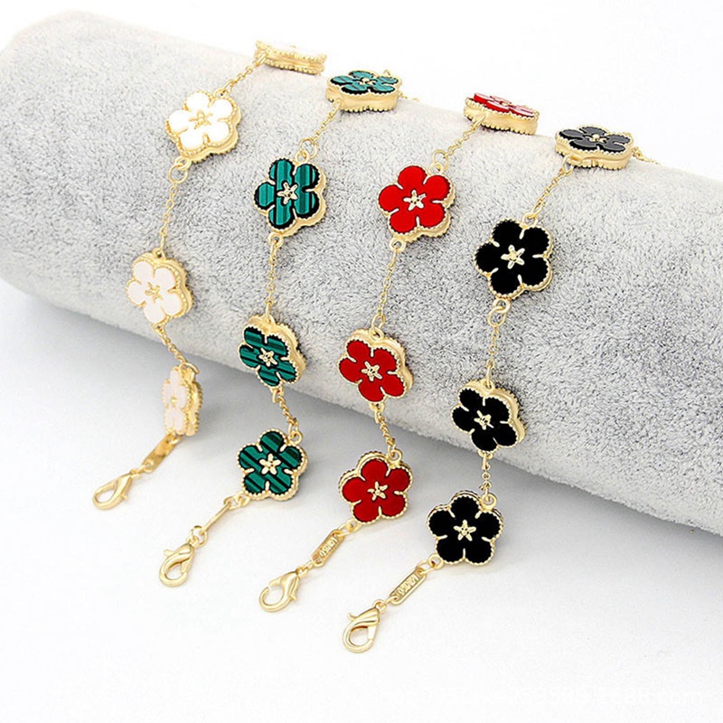 Enamel Warna-Warni Plum Blossom Gelang Paduan Seng Bunga Pesona Gelang Hadiah Ulang Tahun Saudara Semanggi Daun Empat