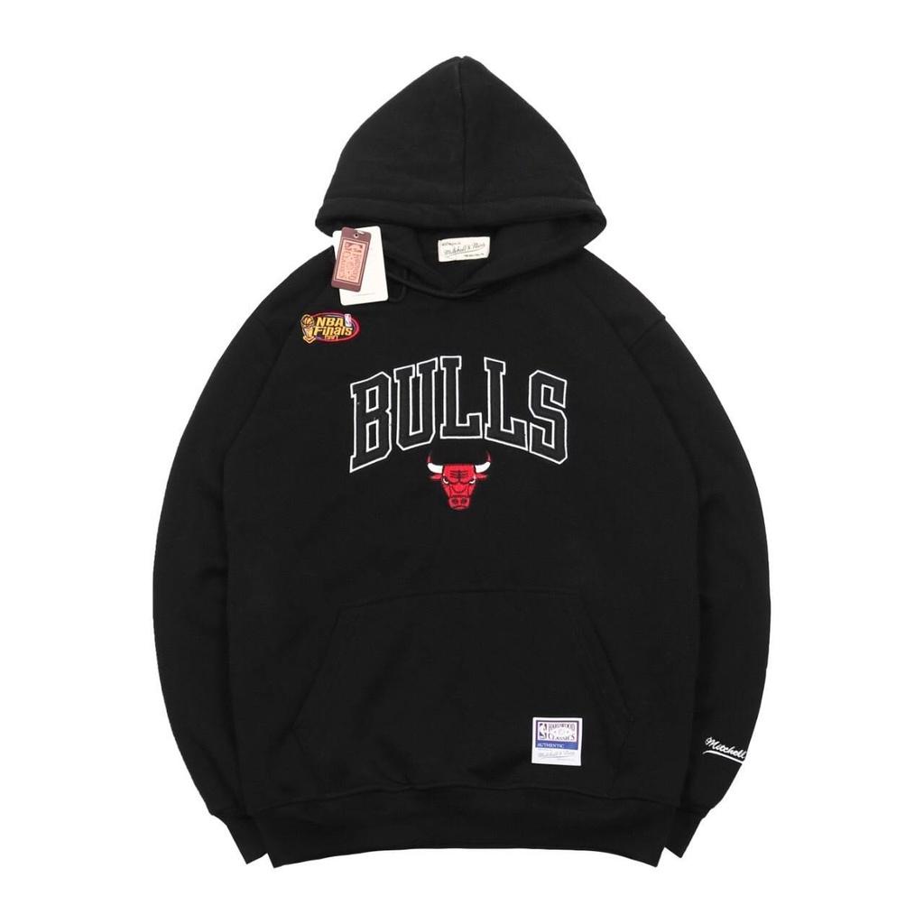 Jaket Sweater Hoodie CHICAGO BULLS X MITCHELL&amp;NESS warna hitam full tag bordir timbul sweater terlaris bisa cod