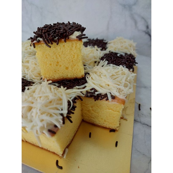 

Cake Potong Premium / Bolu jadul / Cake meses keju / Cake Premium/ wijsman/wisman