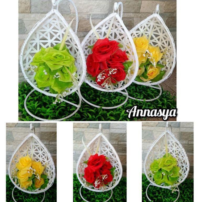 MINIATUR HIASAN DEKORASI BUNGA AYUNAN ROTAN set pot ayunan dan bunga mawar hias