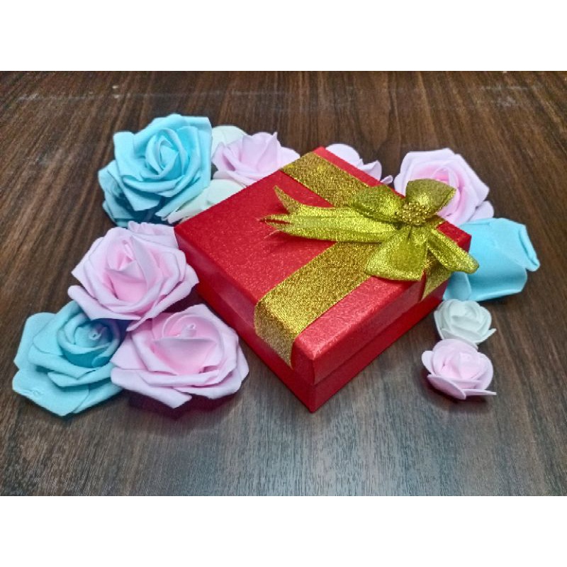

gift box / kotak hadiah kado