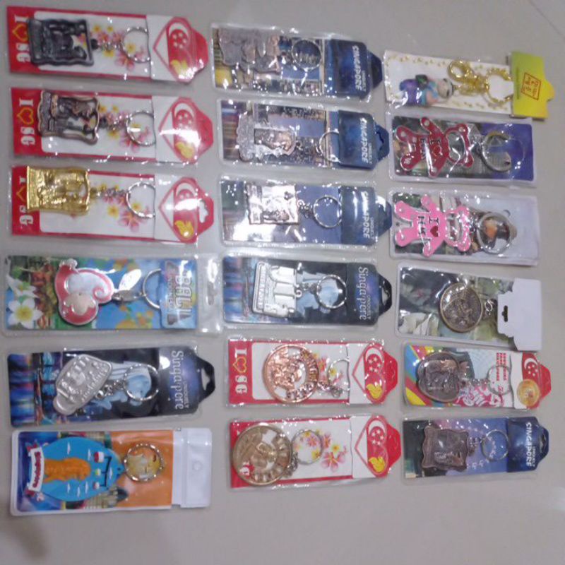 Gantungan kunci dari Singapore, Thailand, Jepang dan Hong Kong