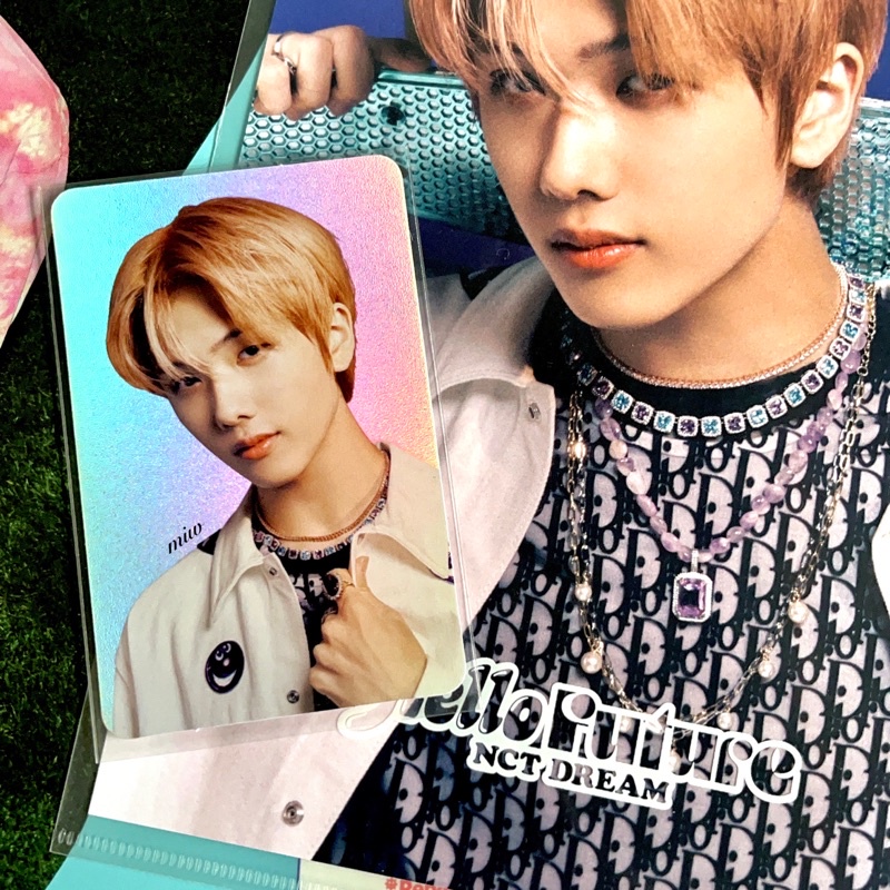 HOLO HELLO FUTURE + POSTCARD JISUNG