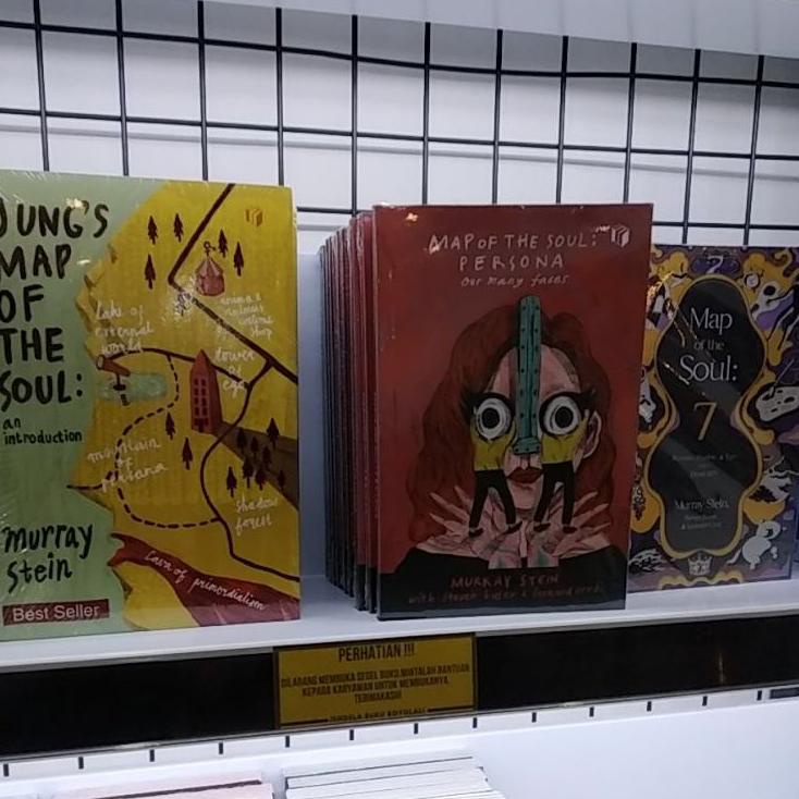 

Spesial Terbatas PAKET HEMAT Jung's Map of Murray Stein + Map Of The Soul Persona Our Many Faces