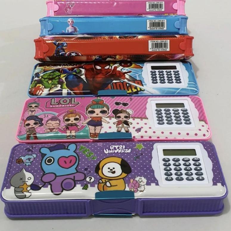 

[N-W1W-㊛] kotak pensil ada kalkulator/pencil case KALKULATOR/TEMPAT PENSIL MAGNET KALKULATOR_premium