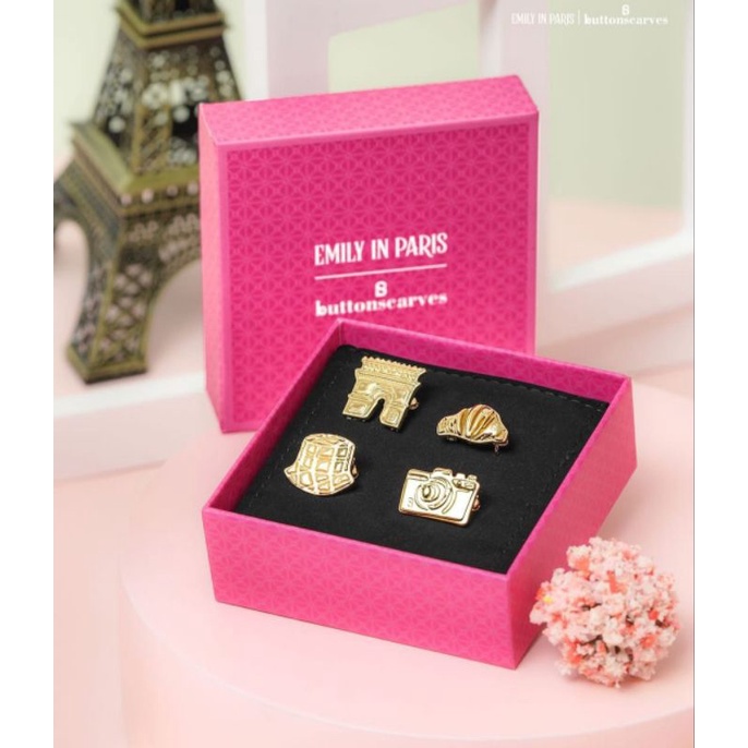 BROOCH BUTTONSCARVES