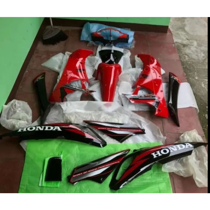 BODY HALUS SUPRA X 125 LAMA MERAH HITAM MERAH PUTIH