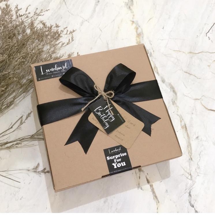 

(D(87») HADIAH ULANG TAHUN COWO / KADO ULANG TAHUN / HAMPERS KADO COWO / KADO COWO / KADO PACAR / GIFT BOX COWO / KADO ANNIVERSARY / JAM TANGAN PRIA / PARFUM / HADIAH ULTAH / HADIAH WISUDA / HADIAH ANNIVERSARY / HADIAH PACAR bisa cod