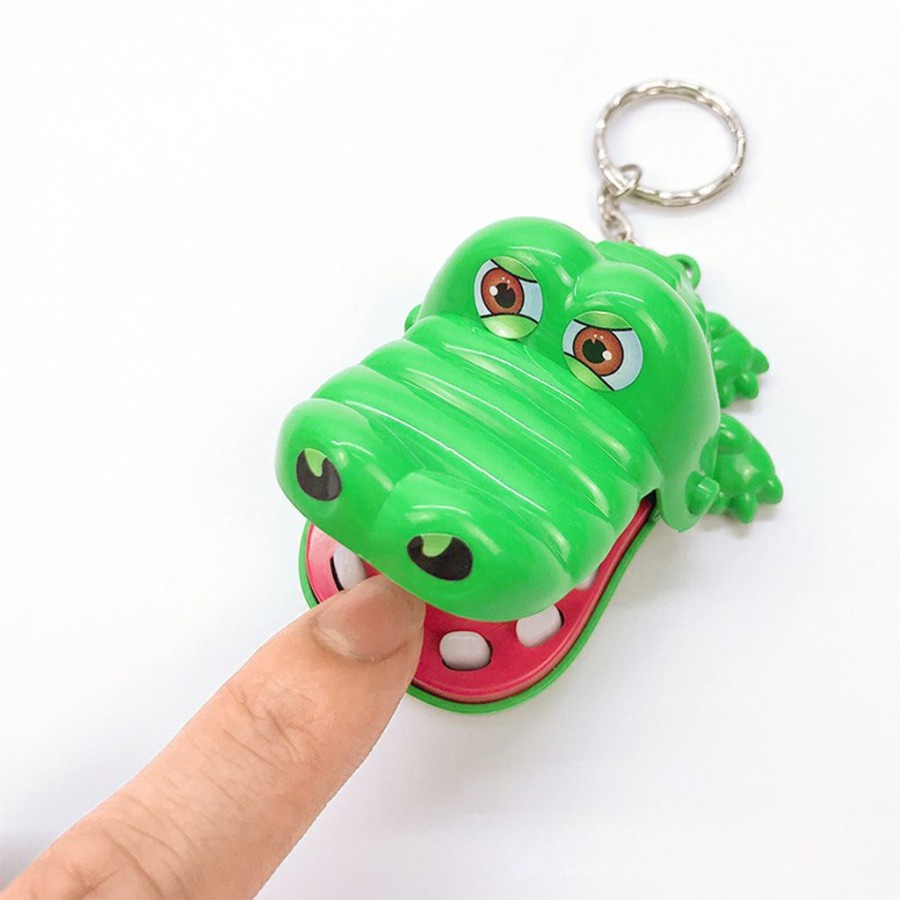 Mainan Gigit Jari Buaya Gantungan Kunci Keychain Finger Crocodile mu08