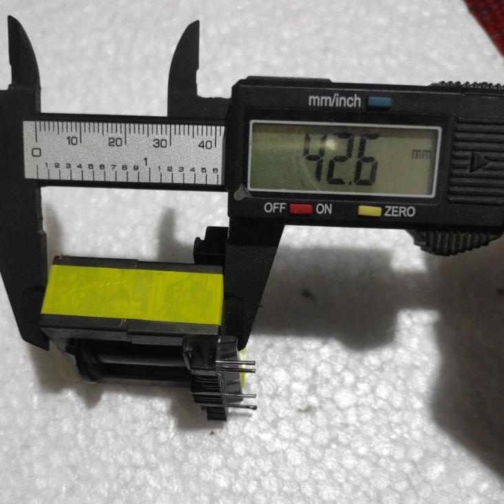 Diskon Tambahan Trafo ferit EE42 berdiri