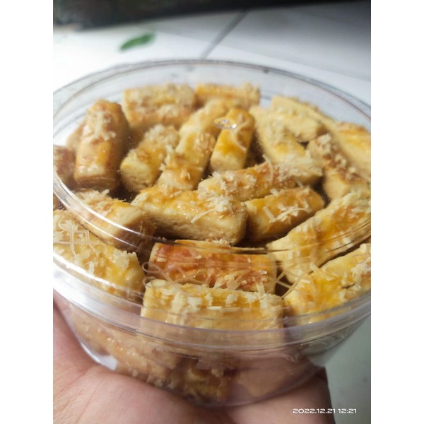 

kue kastengel keju Home Made - 500 gram (1/2 kg )