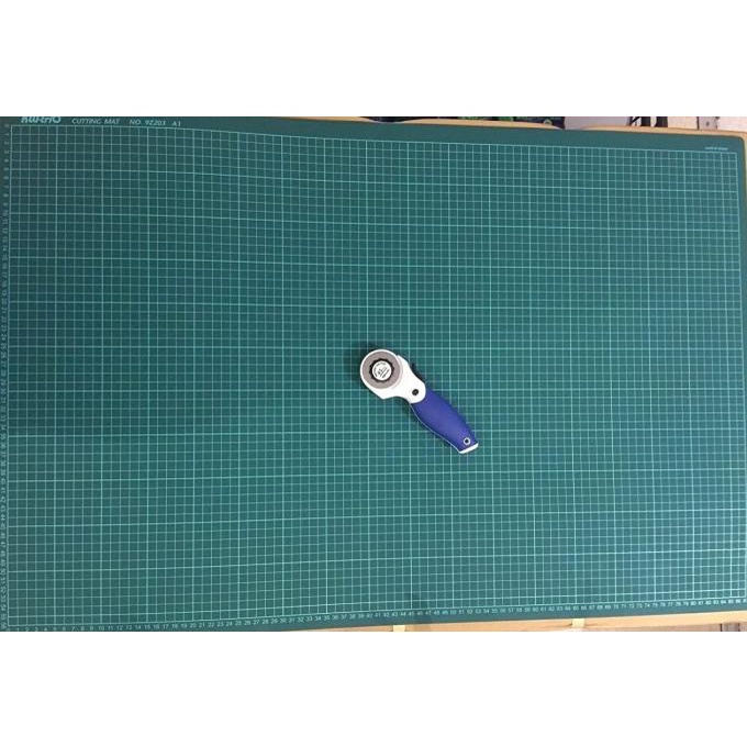 

Terlaris Cutting Mat Size A1, Double Sided Self Healing A1.Merek Taiwan KW-TRIO Termurah