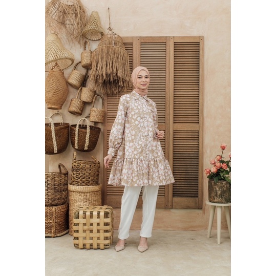 Wearing Klamby - Daisy Tunic in Pale Green (Preloved)