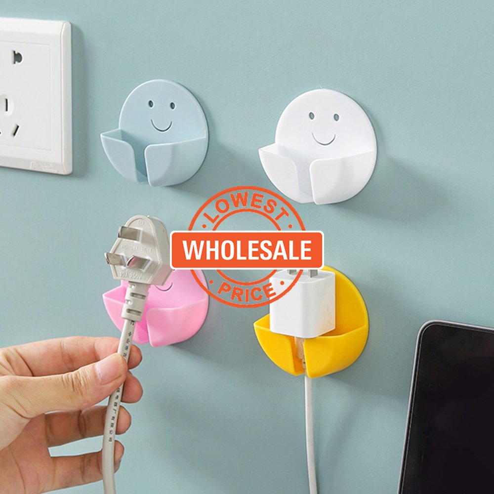 [Grosir] Kait Penyimpanan Colokan Wajah Senyum Kreatif Multifungsi Bebas Paku Seamless Self Adhesive Plug Rak Tetap Kabel Data Charger Colokan Listrik Socket Holder Rak Dinding Rumah