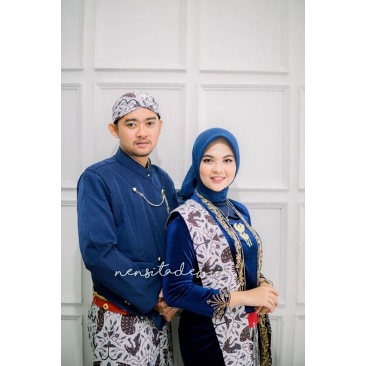 [1 Set, PNS02B] Baju Prewed Instan / Baju Couple Adat Jawa - Solo, Motif Sidoasih Kecil