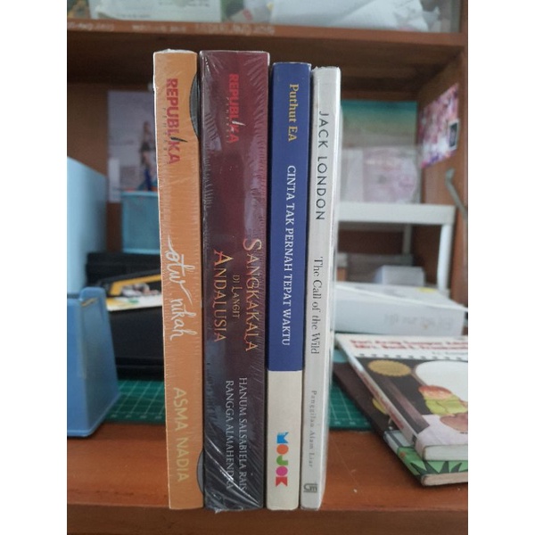 booked sangkakala di langit andalusia