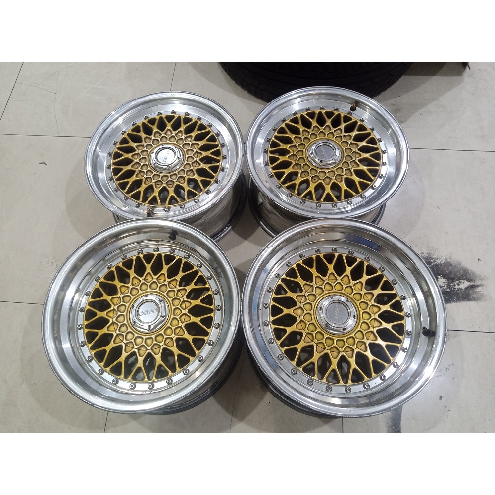 Jual Velg Racing Mobil Bekas Bbs Rs Ring 16 Lebar 759 Pcd 4x100 Et 3525 Shopee Indonesia 4590