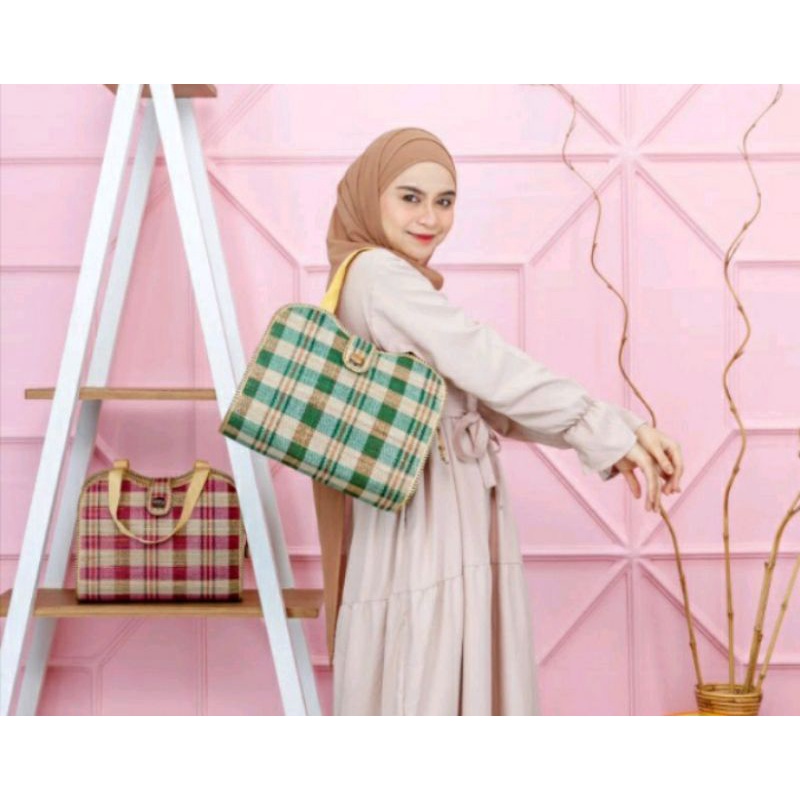 Tas anyaman mendong