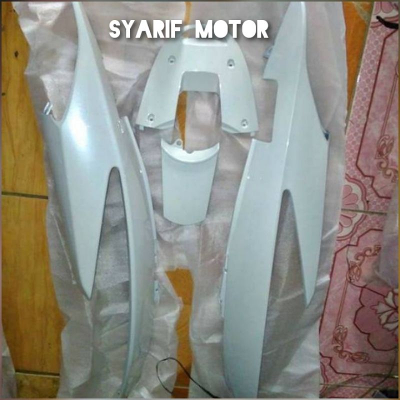 Cover Body Honda Vario 110 Karbu Warna Putih