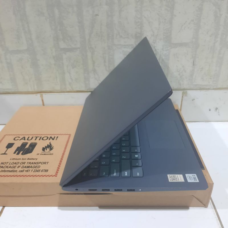 LAPTOP LENOVO V14 COR I3-1005G1 GEN 10 RAM 8GB/ SSD 256Gb UHD GRAPHICH SUPER SLIM