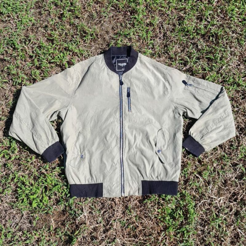 Varsity second D-Land