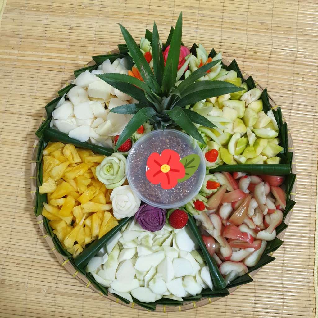 

Rujak tampah aneka buah segar porsi bervariasi