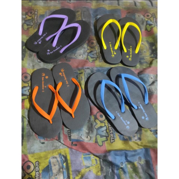 Sandal Jepit Wanita Sun Swallow Hitam Lumina